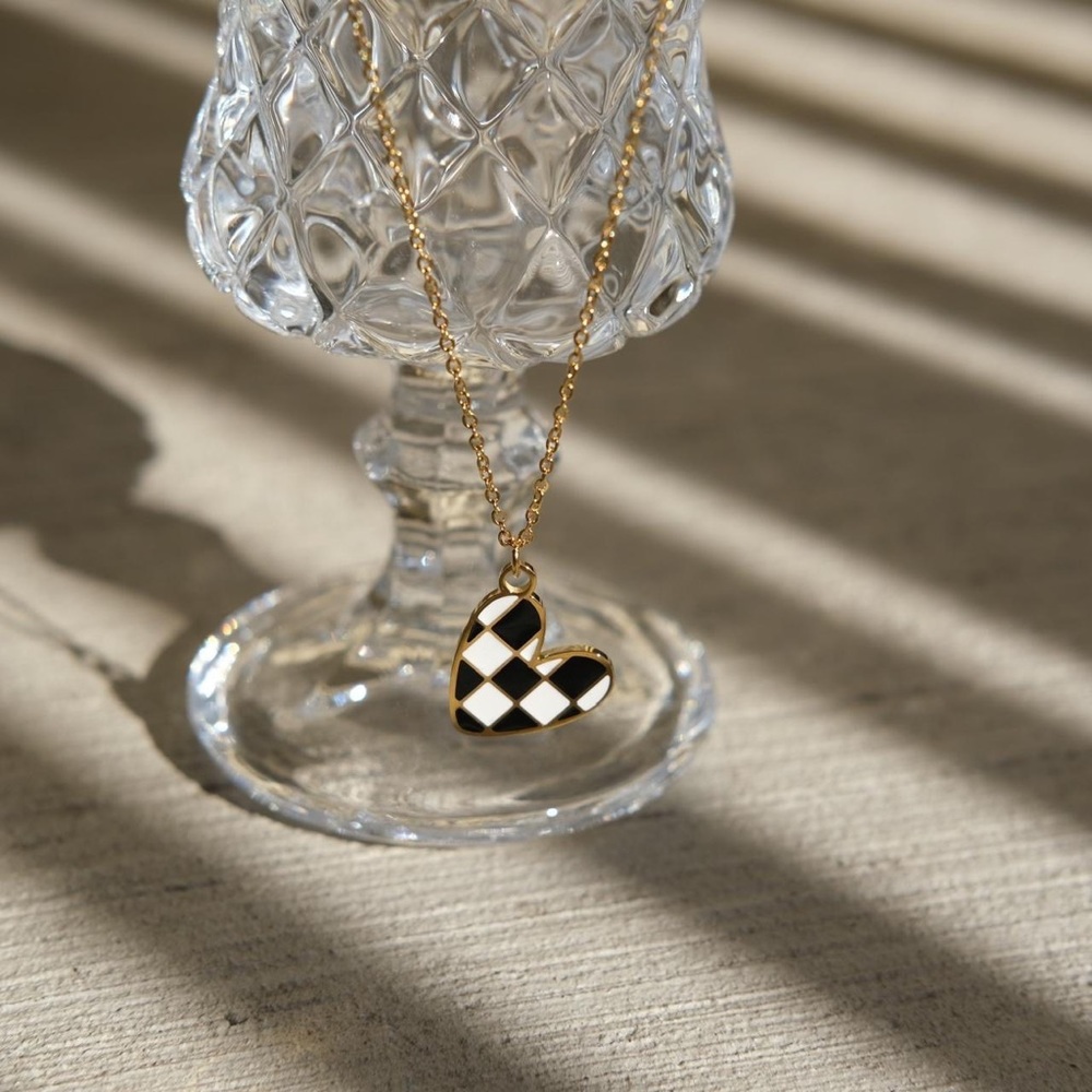 18K Gold Plated Checkered Heart Necklace - Picture 3 of 4